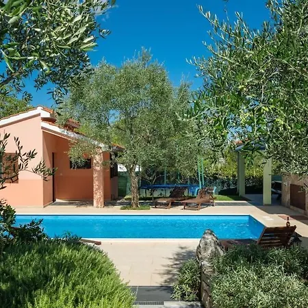 Ana Apartment Peruski