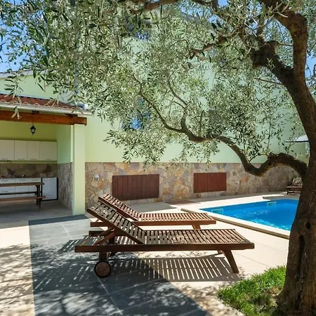 Ana Apartment